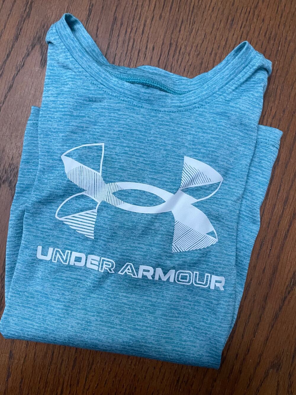 Kids Under Armour Shirt Size S